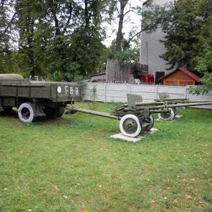 Фото ГАЗ-51 (Вантажівка, пам'ятник). Краєзнавчий музей