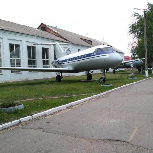 Фото Як-40 (пам'ятник, Пасажирський літак)