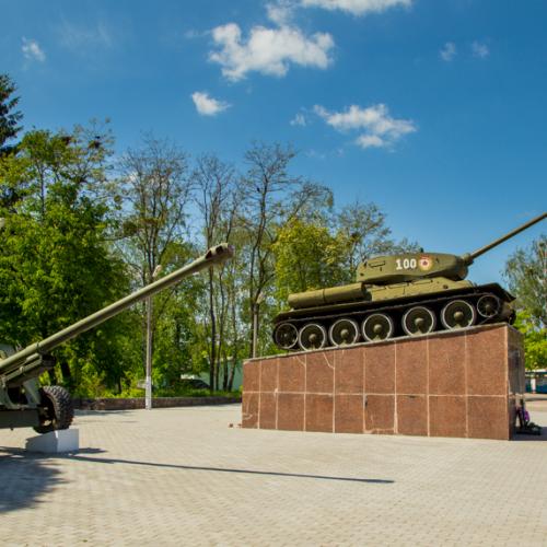 Фото Т-34 с баштою Т-44 (пам'ятник, Танк)