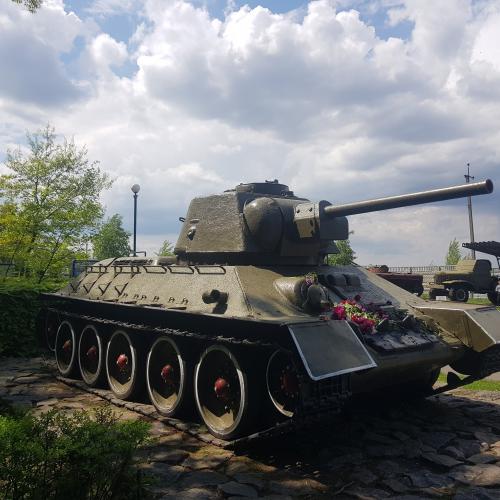 Фото Т-34-76 (частина пам'ятника, Танк)