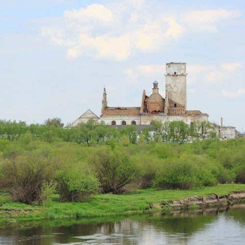 Фото Бернардинский монастир. Тюрьма. (Вхід скрутний)