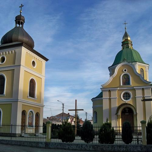 Фото Апостолів Петра та Павла церква святих