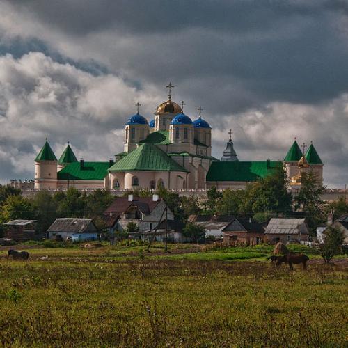 Фото Свято-Троицкий монастырь