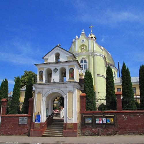 Фото Апостолів Петра та Павла. Святих Василіанський монастир