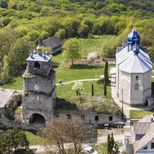 Фото Свято-Троїцький монастир.