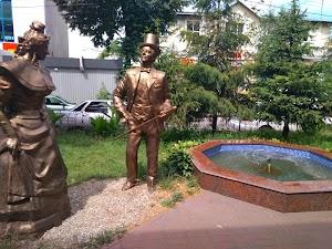 Фото Памятник Голохвастову и Проне Прокоповне