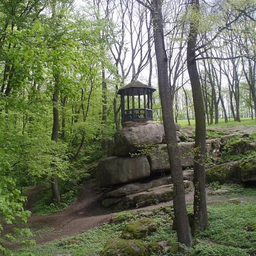 Фото Альтанка на скелі Даури (Тарпейській скелі)