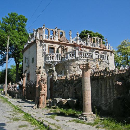 Фото Будинок скульптора Голованя