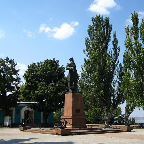 Фото Пам'ятник адміралу Макарову