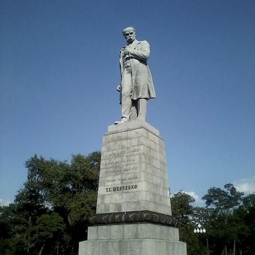 Фото Пам'ятник Тарасові Шевченку на Монастирському острові