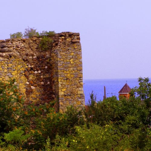 Фото Алустон — середньовічна візантійська фортеця