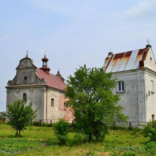 Фото Троїцький костел 1412р. з дзвіницею 1640р
