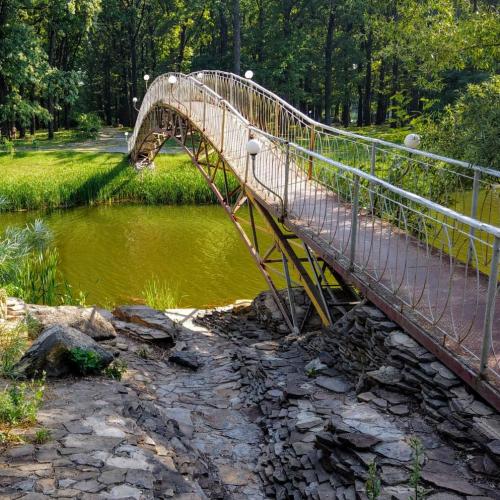 Фото Міст закоханих. Арочний міст кругового контуру