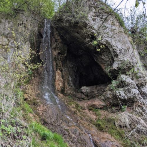 Фото Печерний храм (Печера з водоспадом)