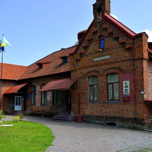 Фото Будівля «Червоної школи»