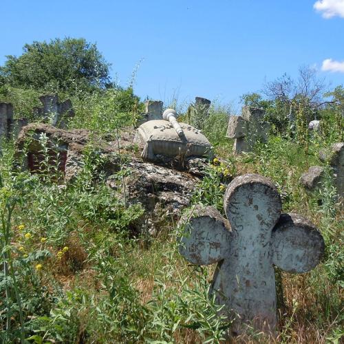 Фото Сотниківської Січі - старовинний козацький цвинтар