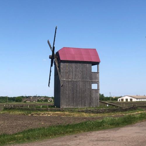 Фото Вітряк дерев'яний