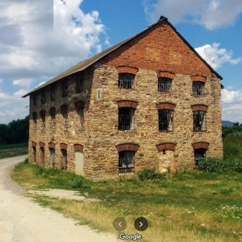 Фото Триповерховий мурований кам'яний паровий млин