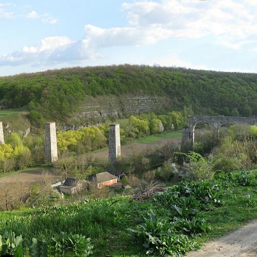 Фото Пілони панівецького віадуку