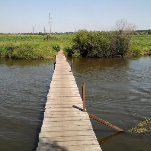 Фото Пішоходний міст дорогою на кар'єр